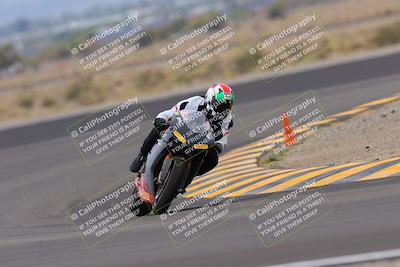 media/Sep-10-2022-SoCal Trackdays (Sat) [[a5bf35bb4a]]/Turn 11 (11am)/